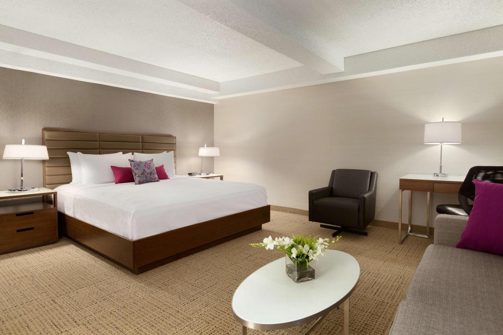 Coast Edmonton Plaza Hotel By Apa Exterior foto